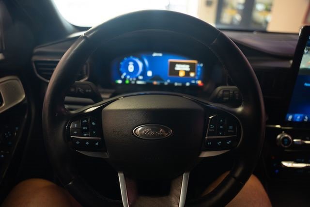 Used 2022 Ford Explorer Platinum w/ Equipment Group 601A image 15