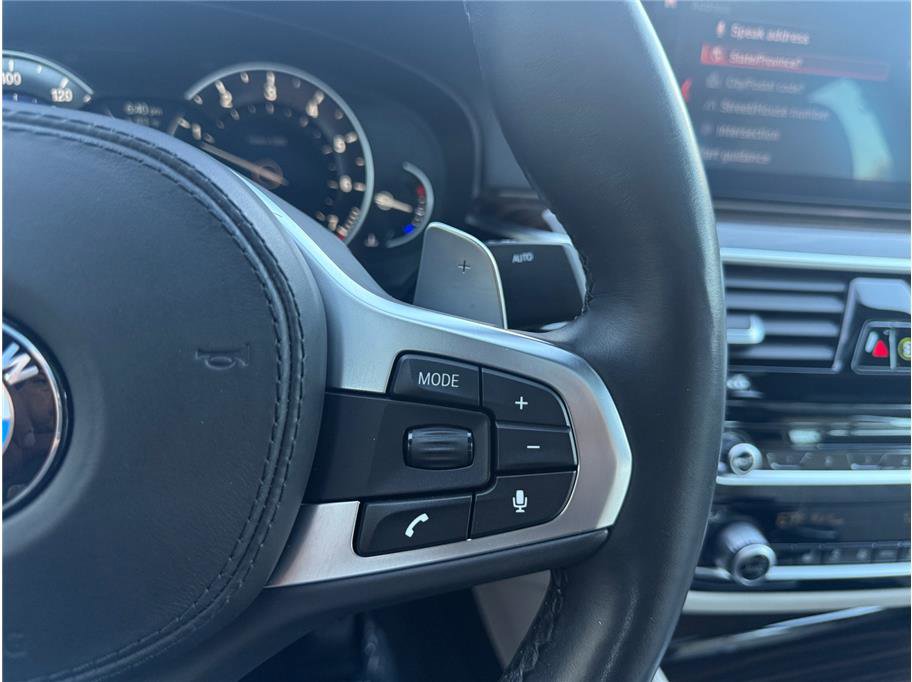 Used 2019 BMW M550i xDrive image 25