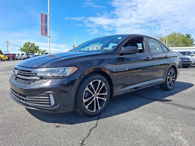 Used 2023 Volkswagen Jetta Sport FWD image 3