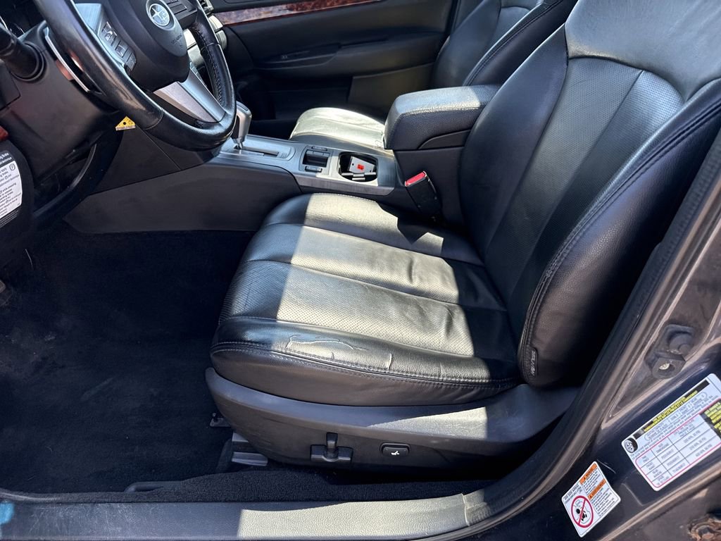 Used 2011 Subaru Outback 2.5i Limited w/ PWR Moonroof Pkg AWD/4WD image 16