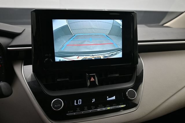 Used 2025 Toyota Corolla LE FWD image 9