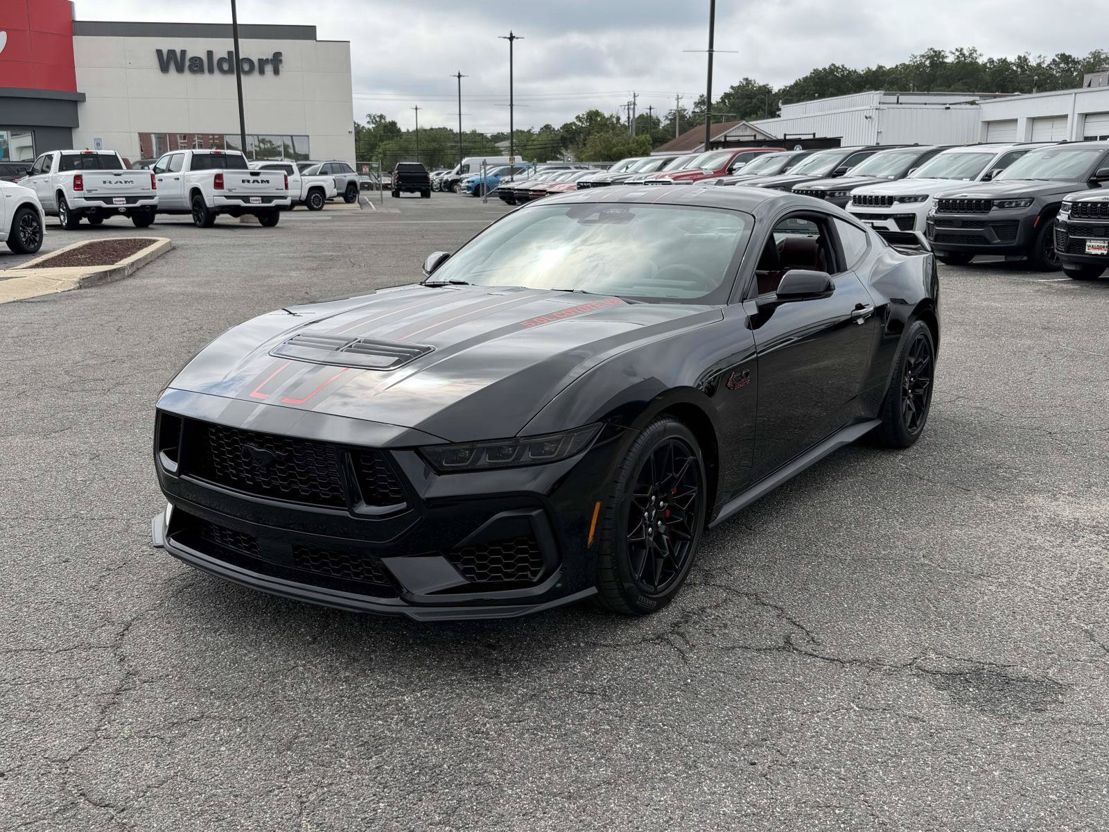 Used 2025 Ford Mustang GT Premium w/ GT Performance Package RWD image 6