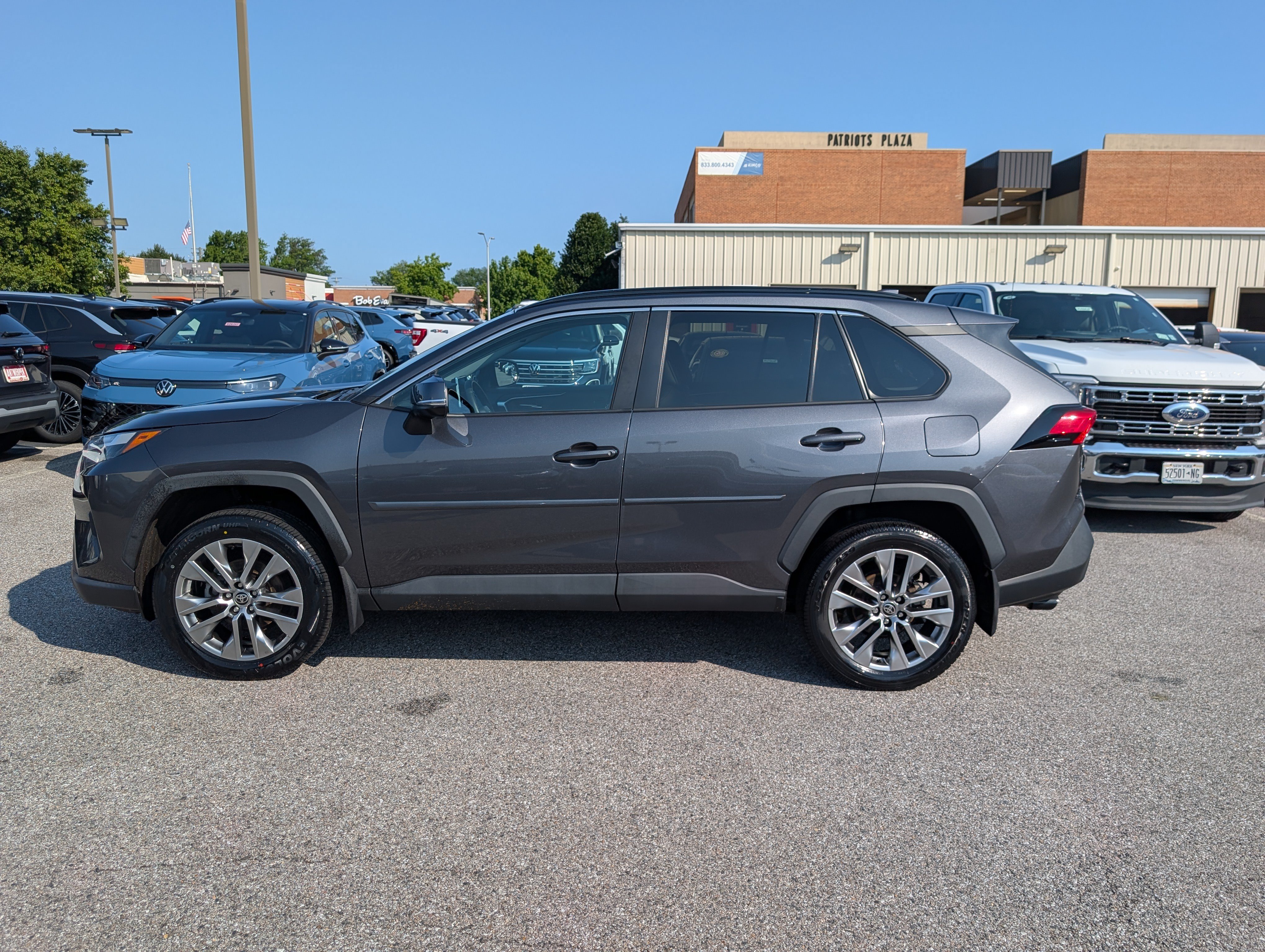 Used 2023 Toyota RAV4 XLE Premium AWD/4WD image 6