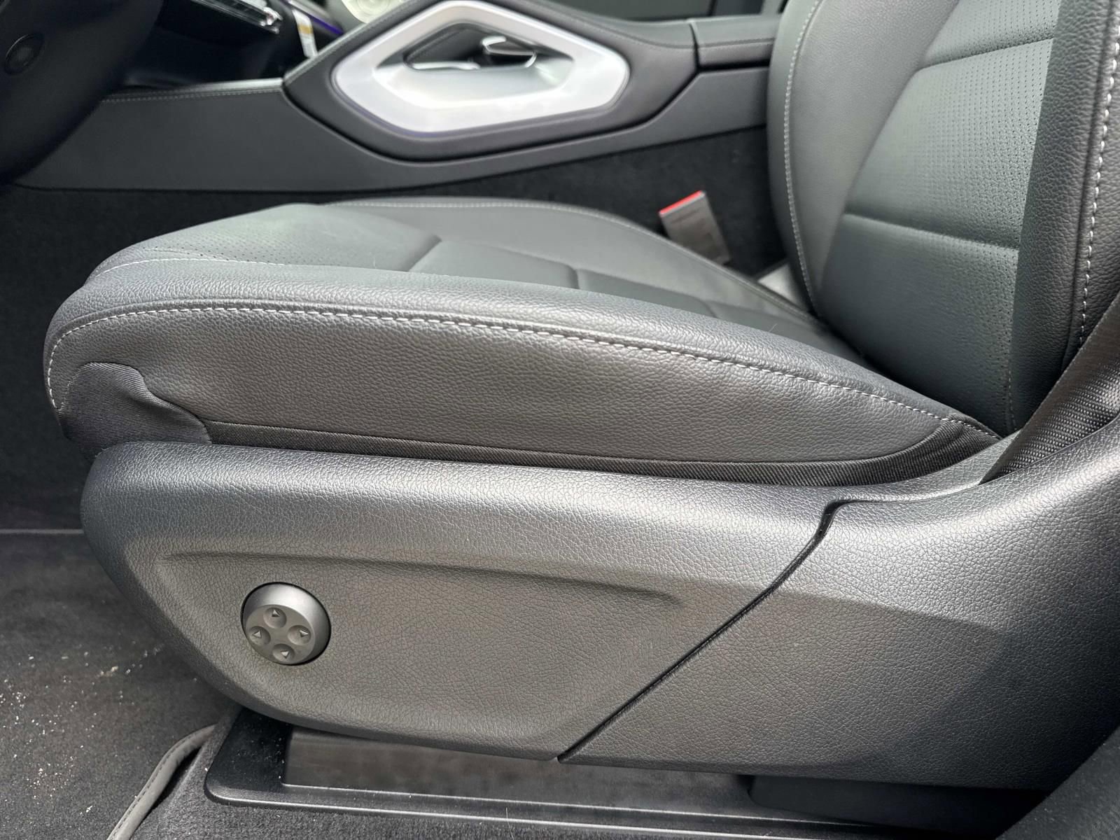 Used 2025 Mercedes-Benz GLE 350 4MATIC image 17