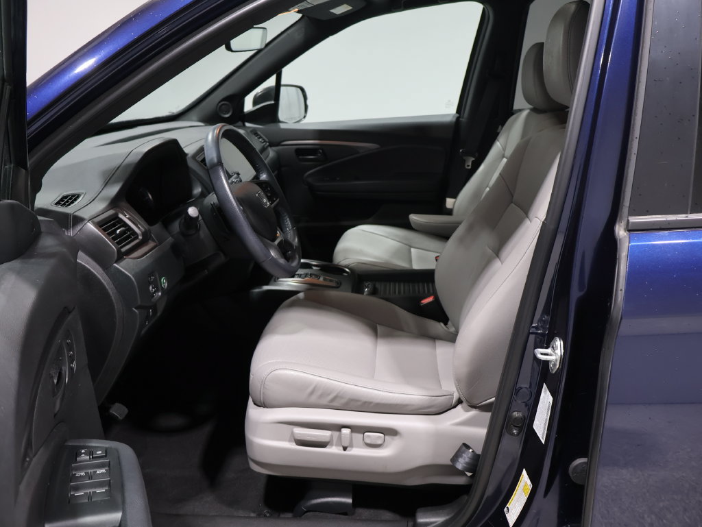 Used 2023 Honda Passport EX-L image 12