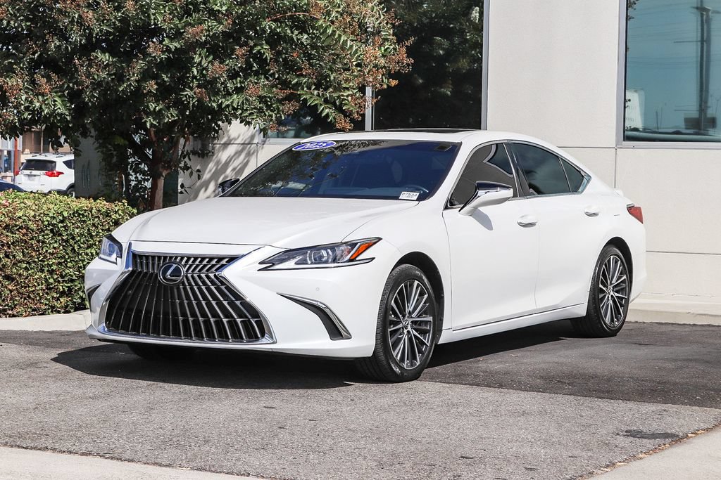 Used 2025 Lexus ES 300h w/ Premium Package FWD image 3
