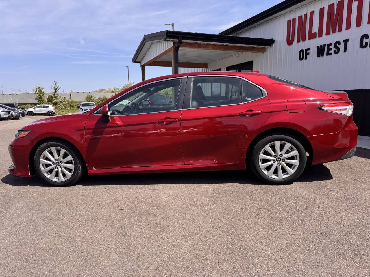 Used 2020 Toyota Camry LE FWD image 12
