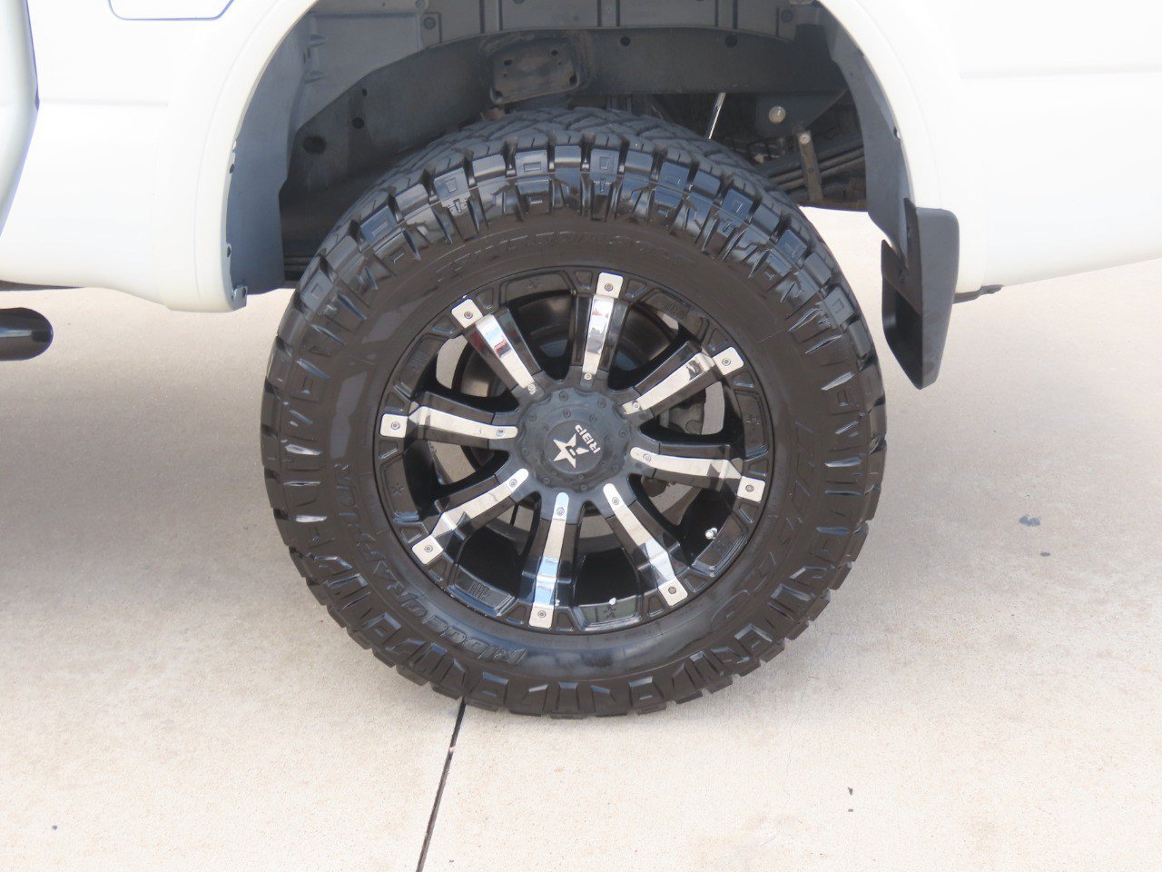 Used 2017 Nissan Titan PRO-4X w/ Pro-4x Convenience Package AWD/4WD image 17