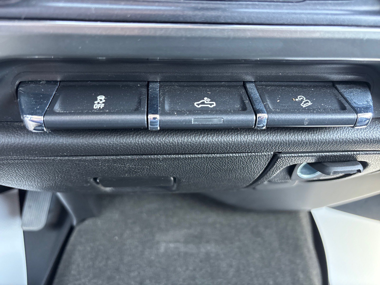 Used 2018 Chevrolet Silverado 1500 LT w/ All Star Edition AWD/4WD image 38
