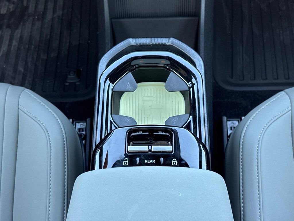 Certified 2025 Volvo EX30 Plus w/ Protection Package Premier image 14