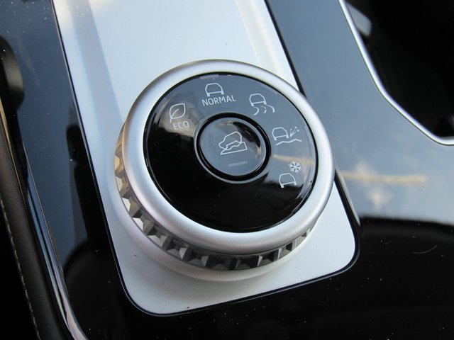 New 2025 Mitsubishi Outlander SEL image 22