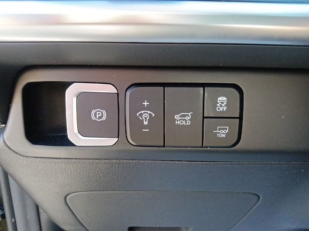 Used 2025 Hyundai Santa Fe XRT image 18