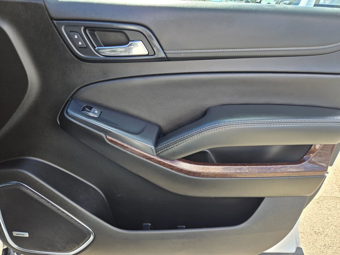 Used 2019 GMC Yukon SLT w/ Graphite Performance Edition image 17