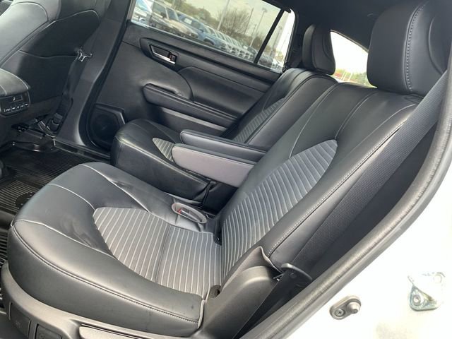 Used 2023 Toyota Highlander XSE image 10