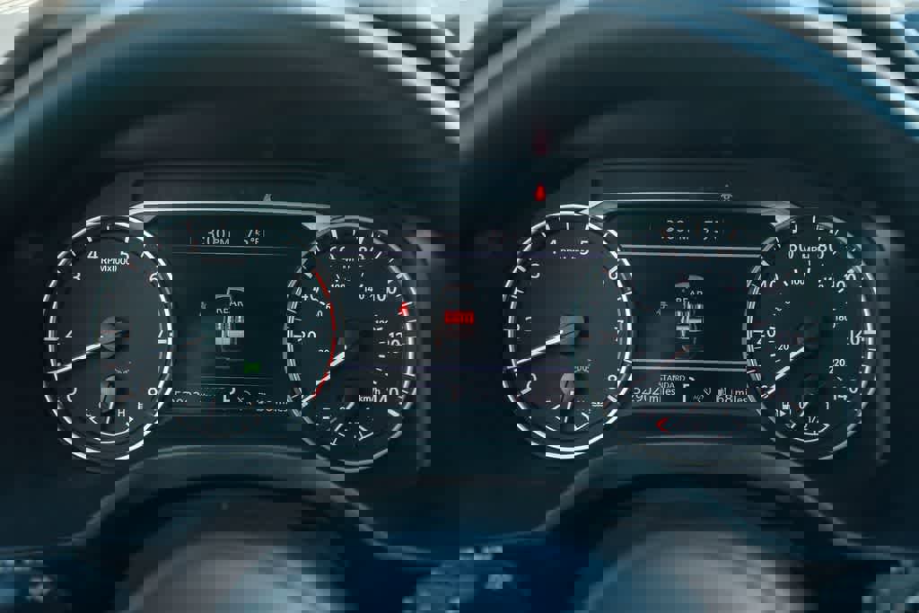 Used 2024 Nissan Rogue S image 23