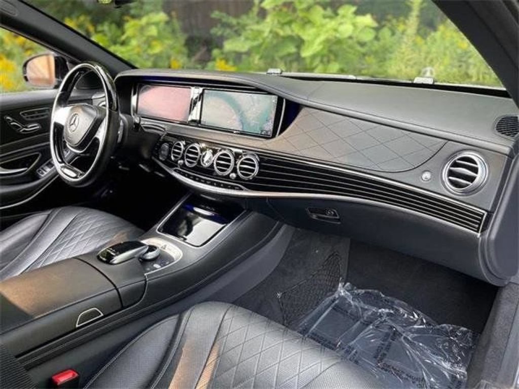Used 2017 Mercedes-Benz Maybach S 550 4MATIC image 24