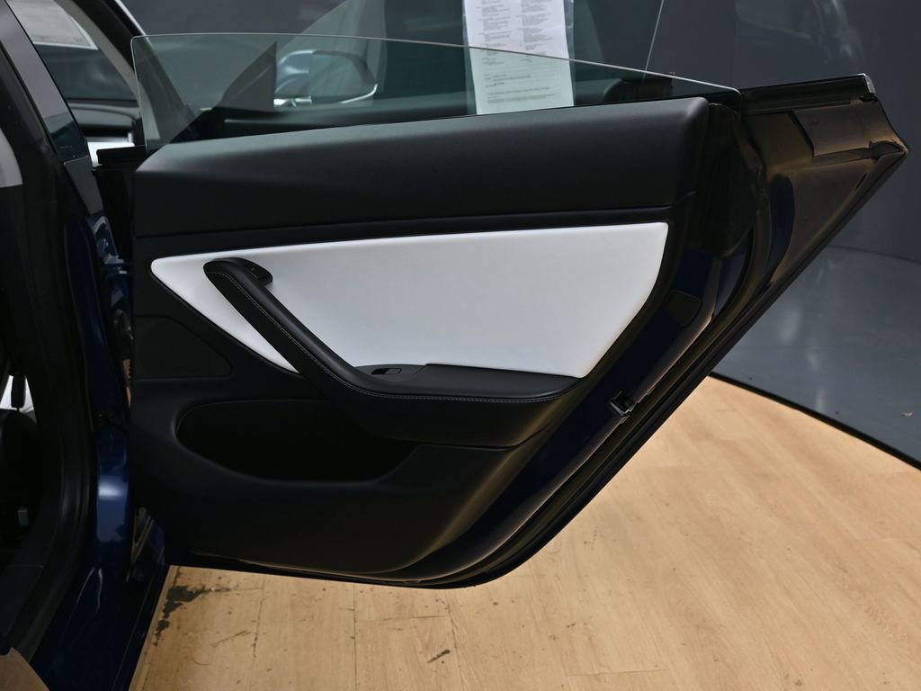 Used 2019 Tesla Model 3 Standard Range Plus image 41