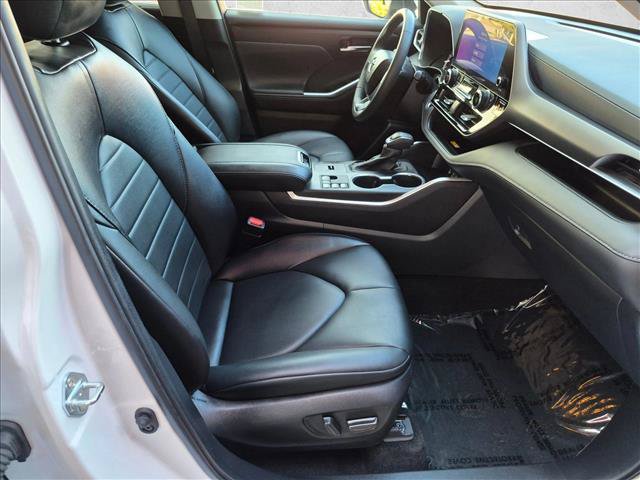 Certified 2024 Toyota Highlander XLE FWD image 21
