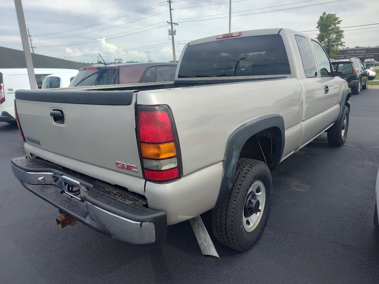 Used 2007 GMC Sierra 2500 W/T w/ Snow Plow Prep Package AWD/4WD image 6