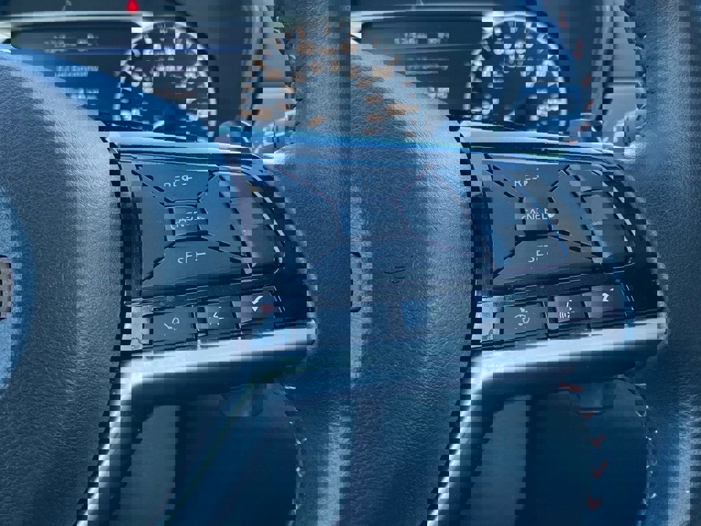 Used 2025 Nissan Altima 2.5 SR image 17