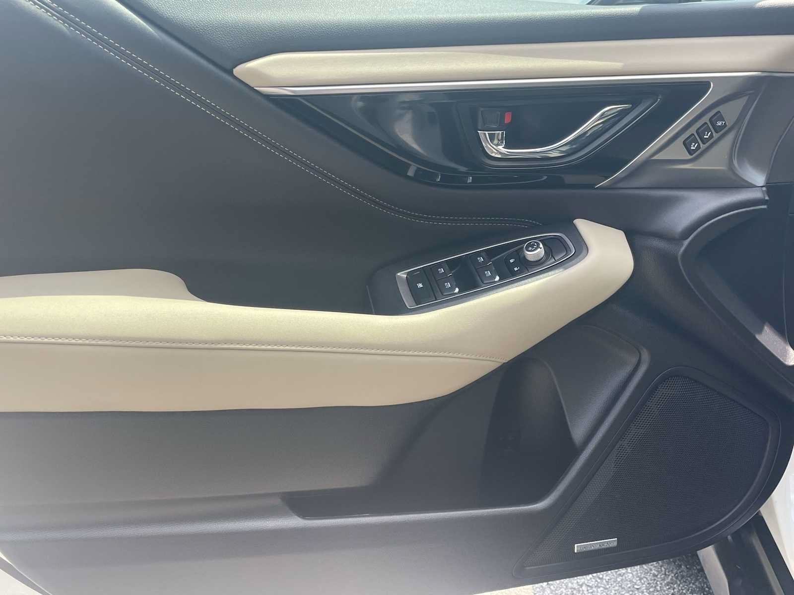 Used 2023 Subaru Outback Limited AWD/4WD image 12