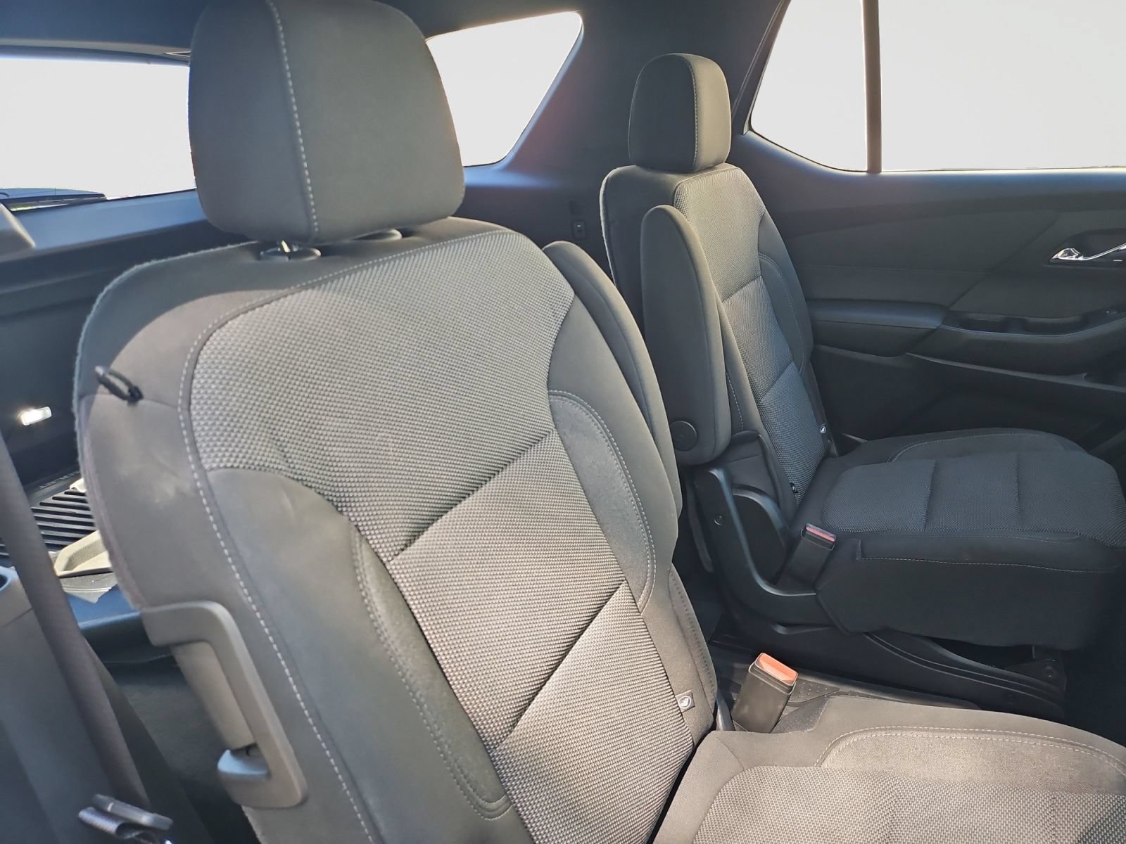 Used 2022 Chevrolet Traverse LT FWD image 46