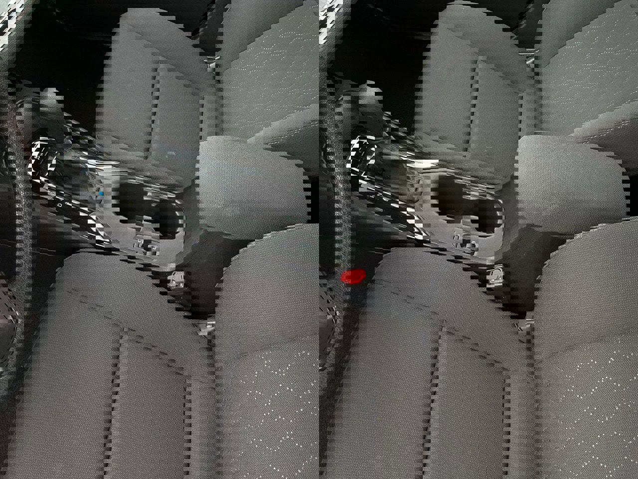 Used 2025 Toyota Corolla LE image 32