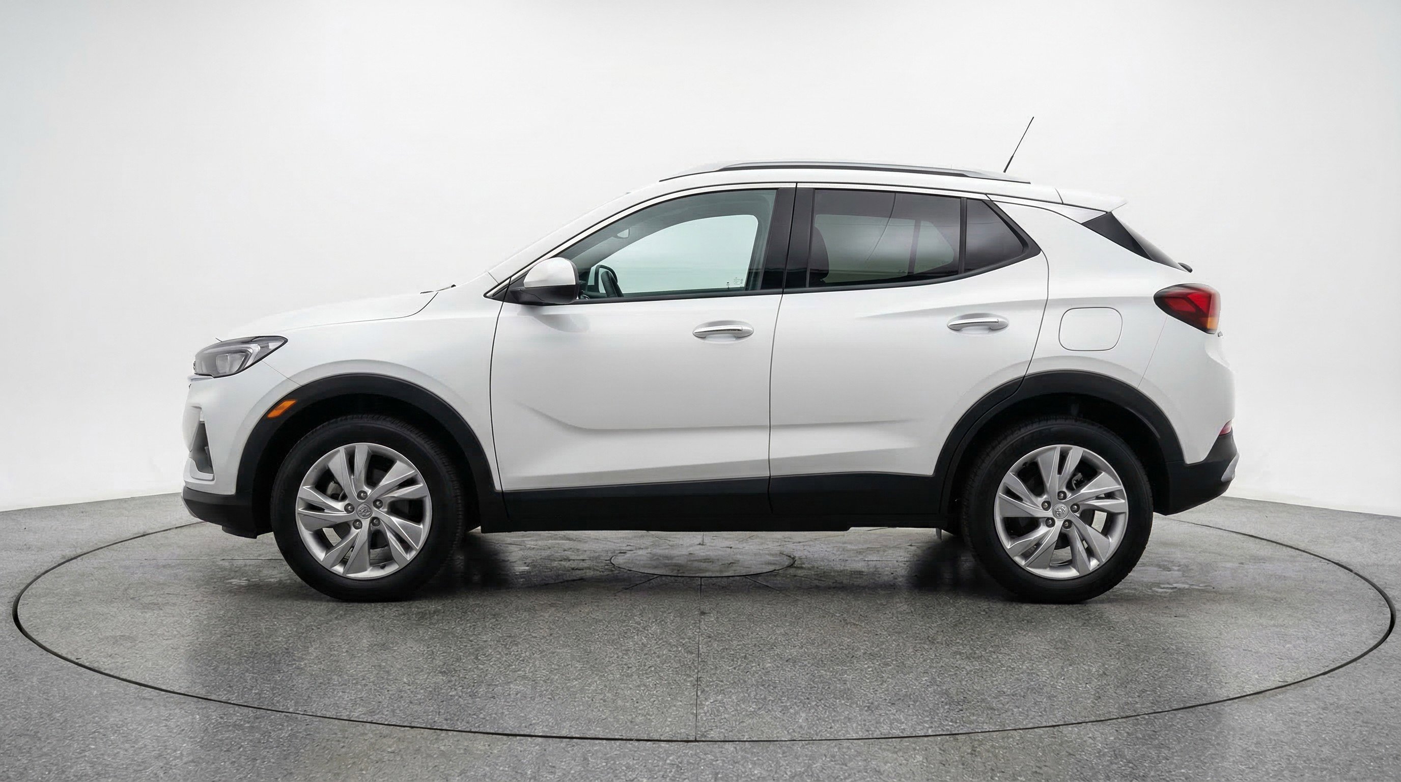 Used 2025 Buick Encore GX Preferred AWD/4WD image 5
