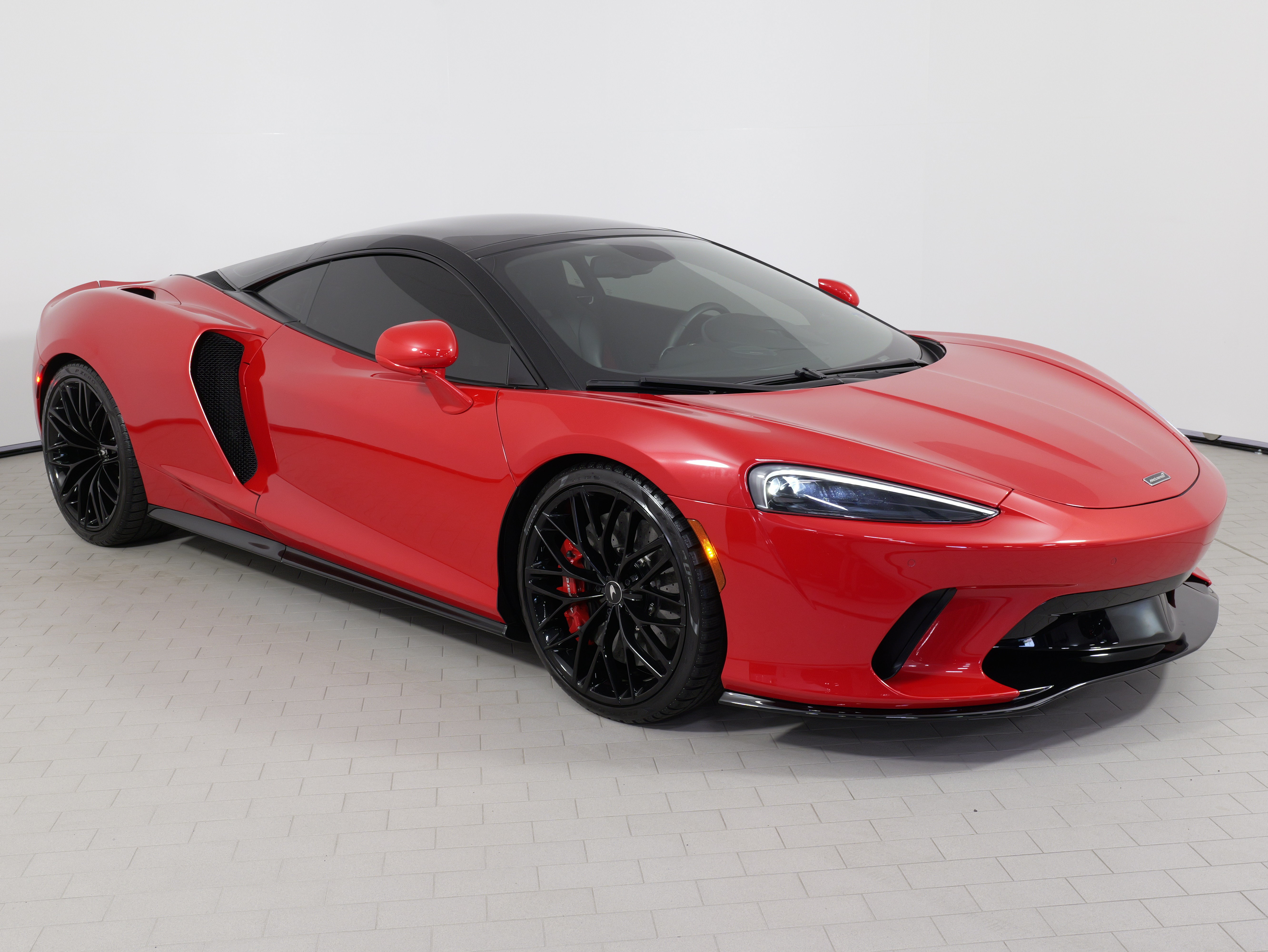 Used 2022 McLaren GT RWD image 8
