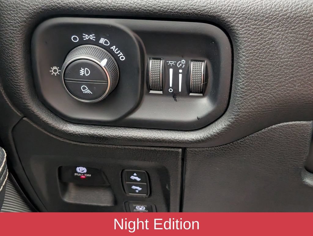 Used 2025 RAM 1500 Laramie w/ Night Edition AWD/4WD image 15