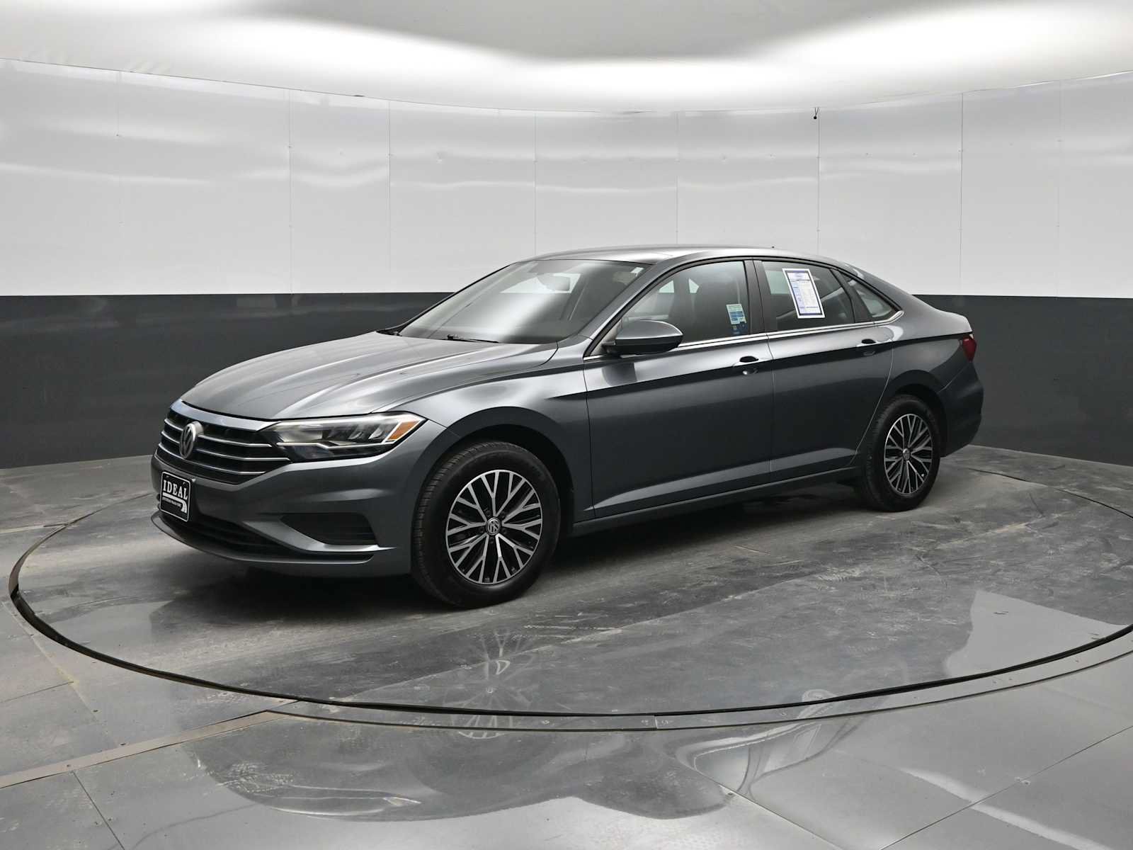 Used 2021 Volkswagen Jetta SE FWD image 4