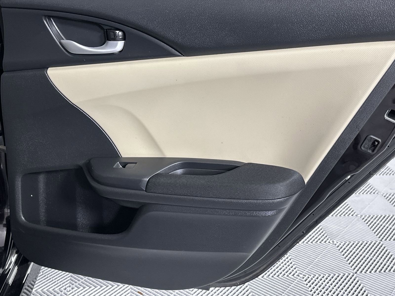 Used 2017 Honda Civic EX-T image 31