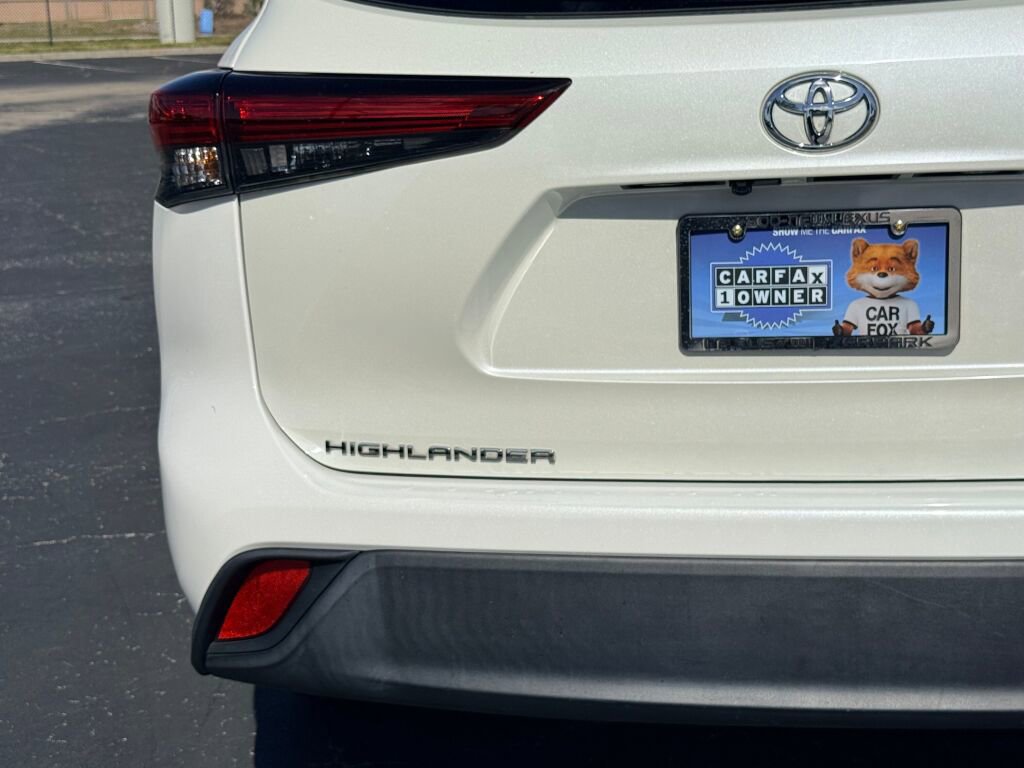 Used 2021 Toyota Highlander XLE image 11