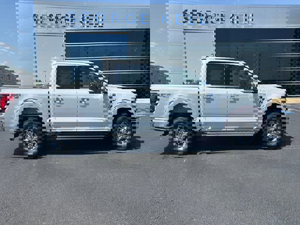 New 2025 Ford F150 XLT w/ Equipment Group 302A MID