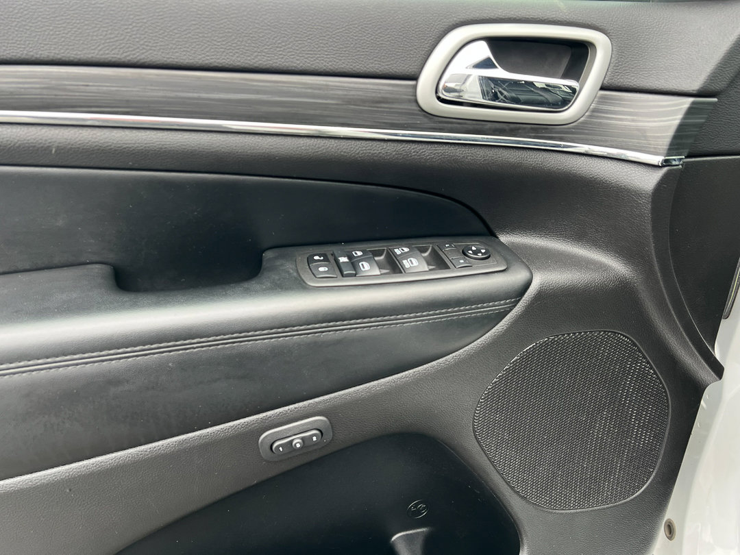 Used 2021 Jeep Grand Cherokee Limited w/ Trailer Tow Group IV AWD/4WD image 14