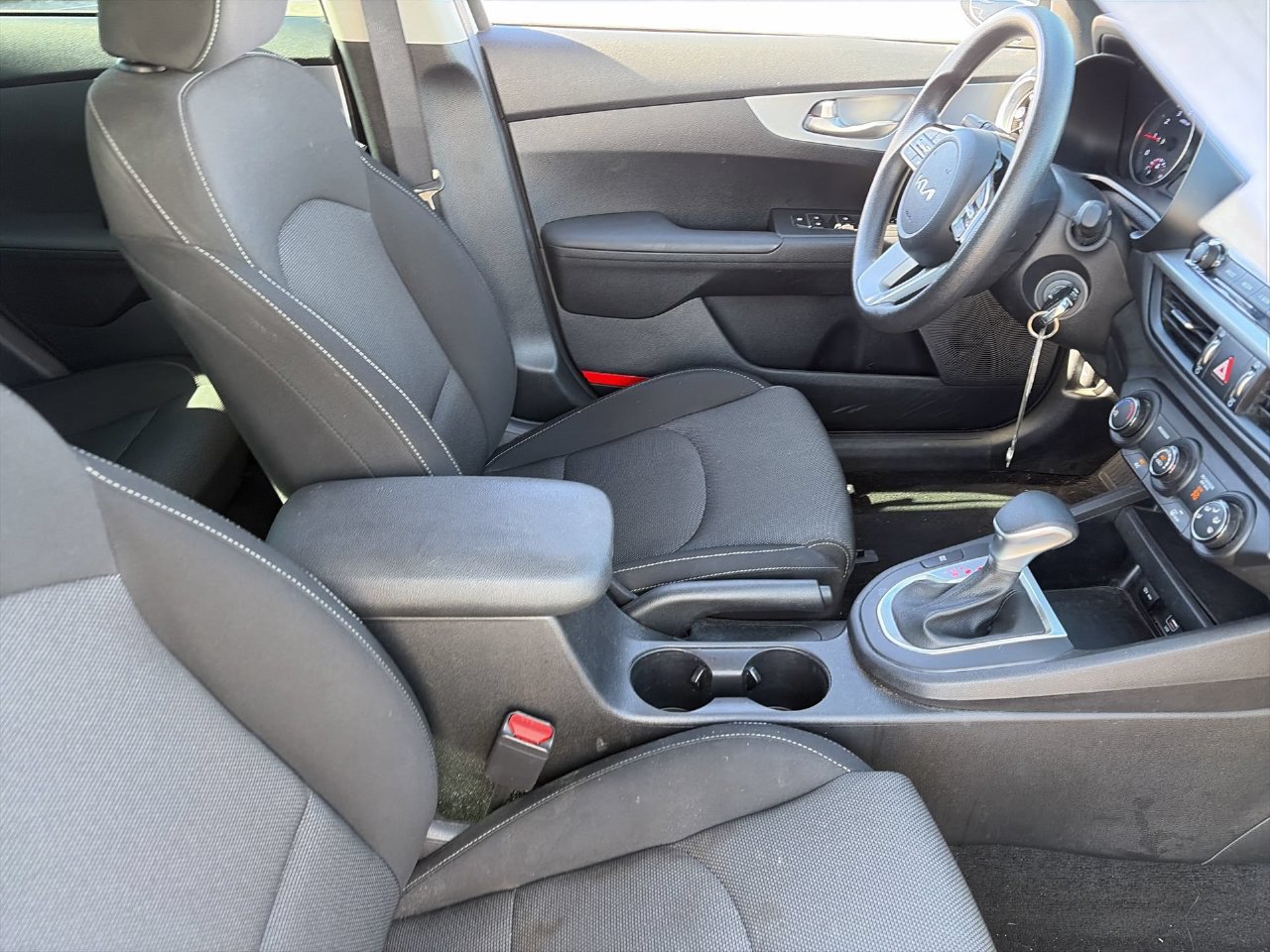 Certified 2024 Kia Forte LXS FWD image 11