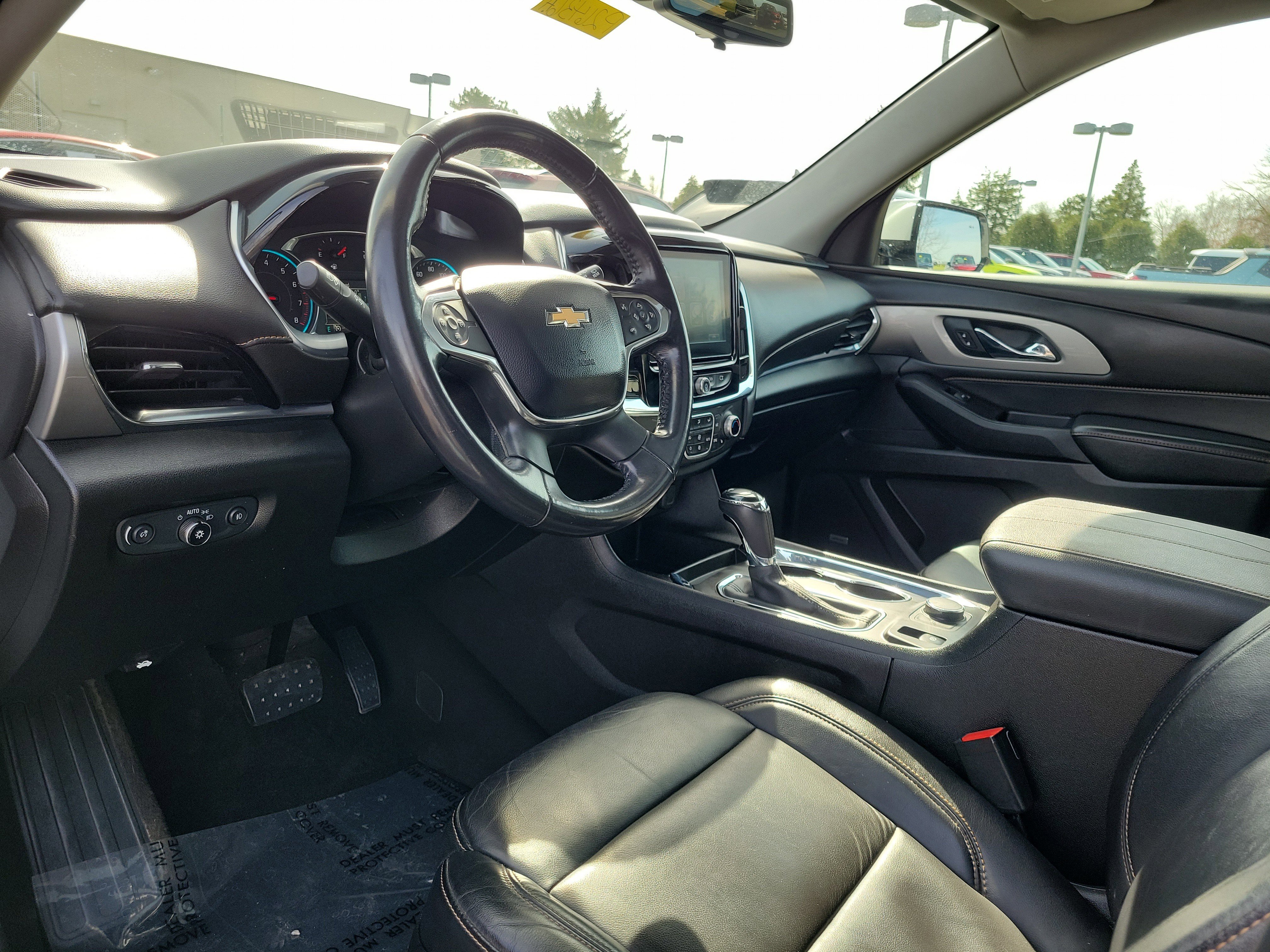Used 2018 Chevrolet Traverse LT image 19