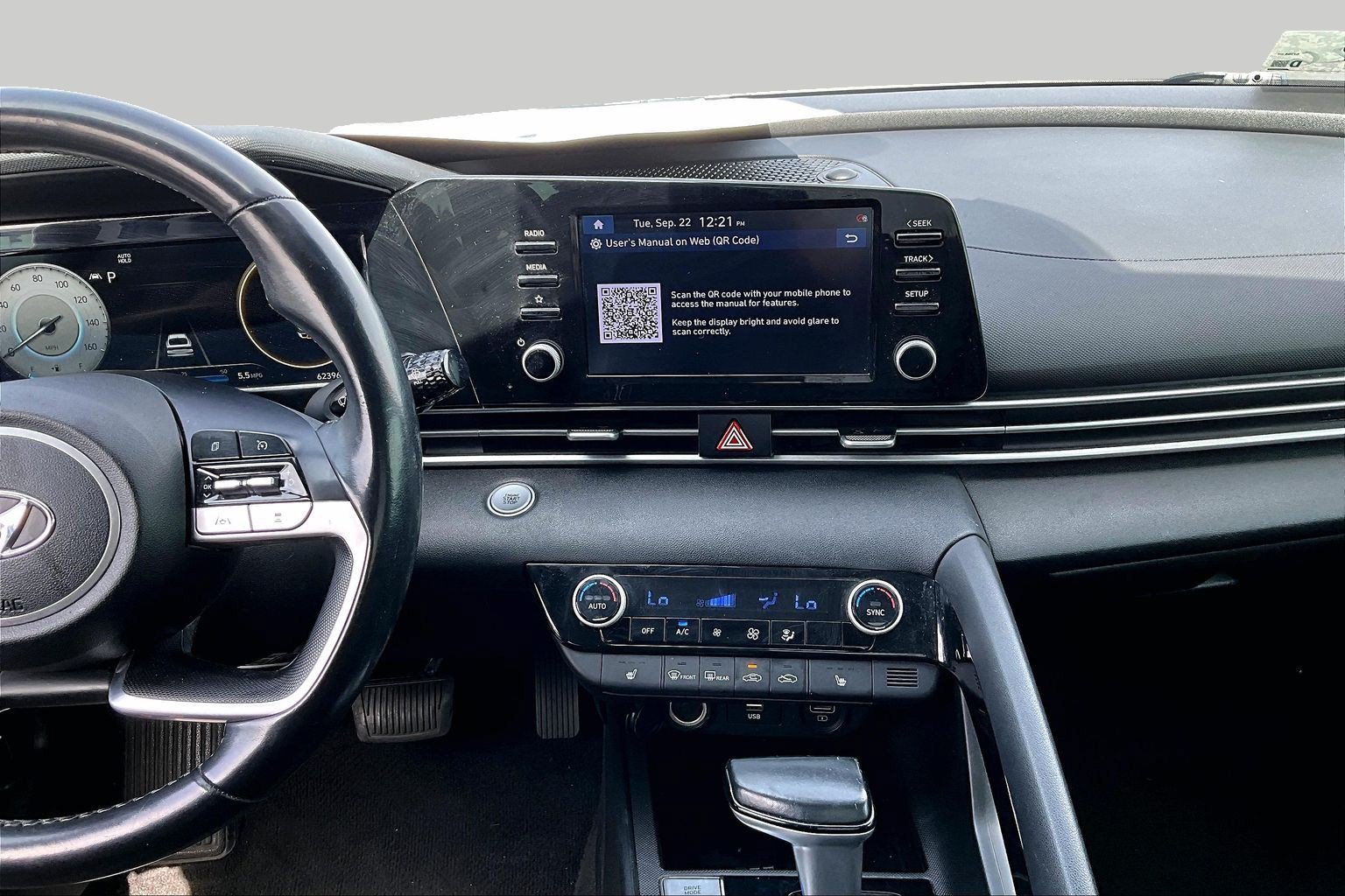 Used 2021 Hyundai Elantra SEL w/ Convenience + Premium Package FWD image 6