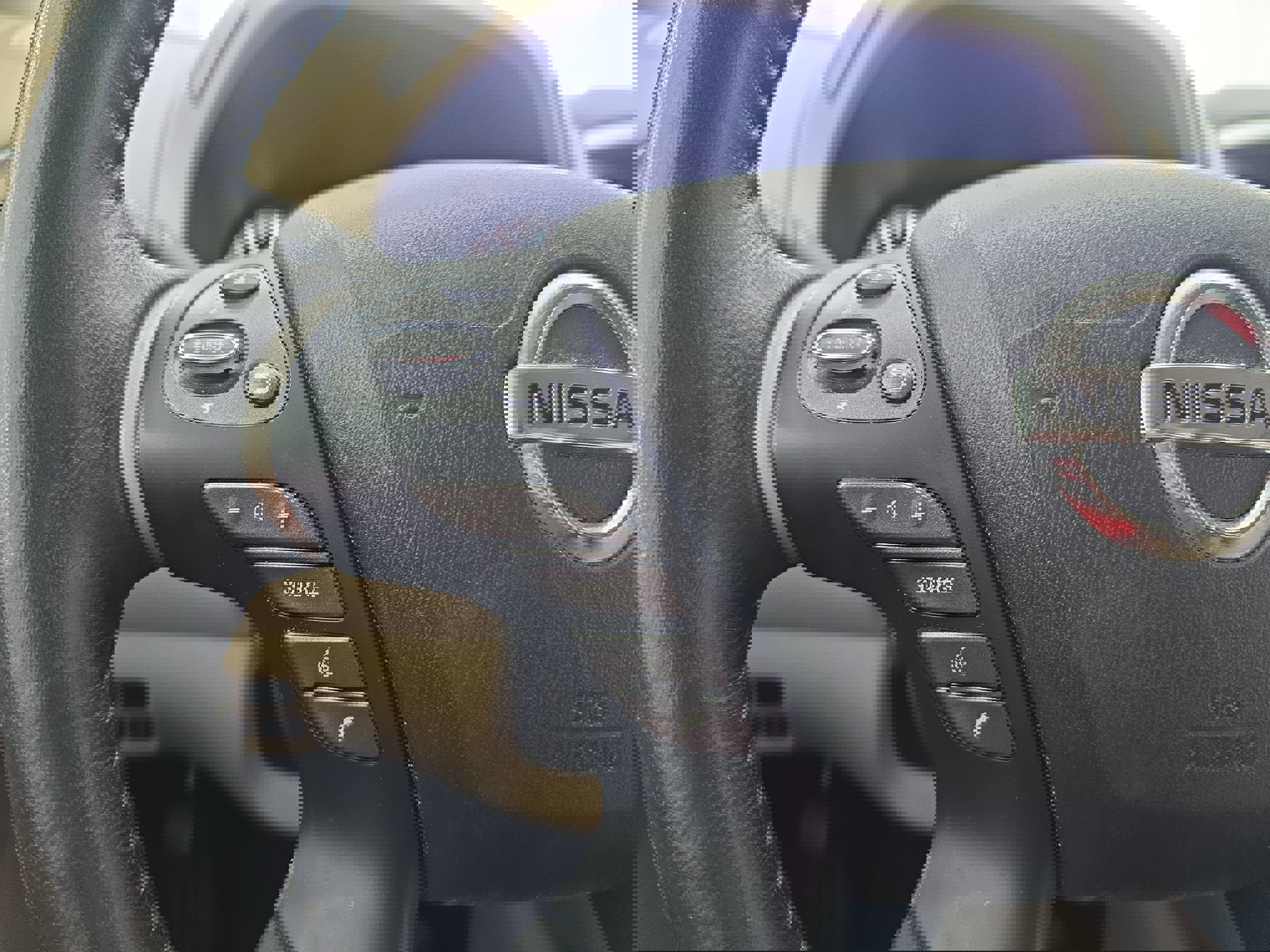 Used 2020 Nissan Pathfinder Platinum image 19