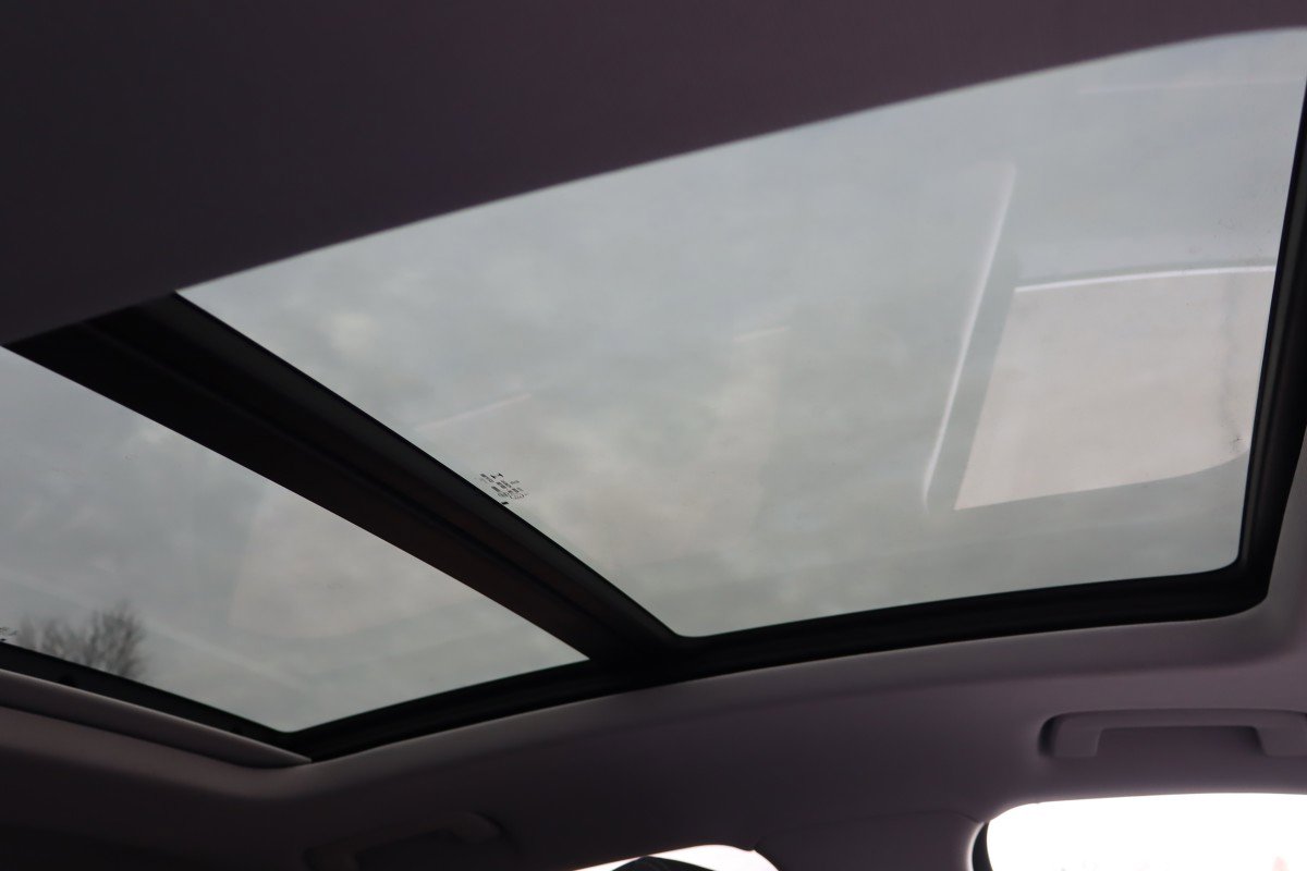 Used 2022 Audi e-tron Premium Plus w/ Premium Plus Package image 16