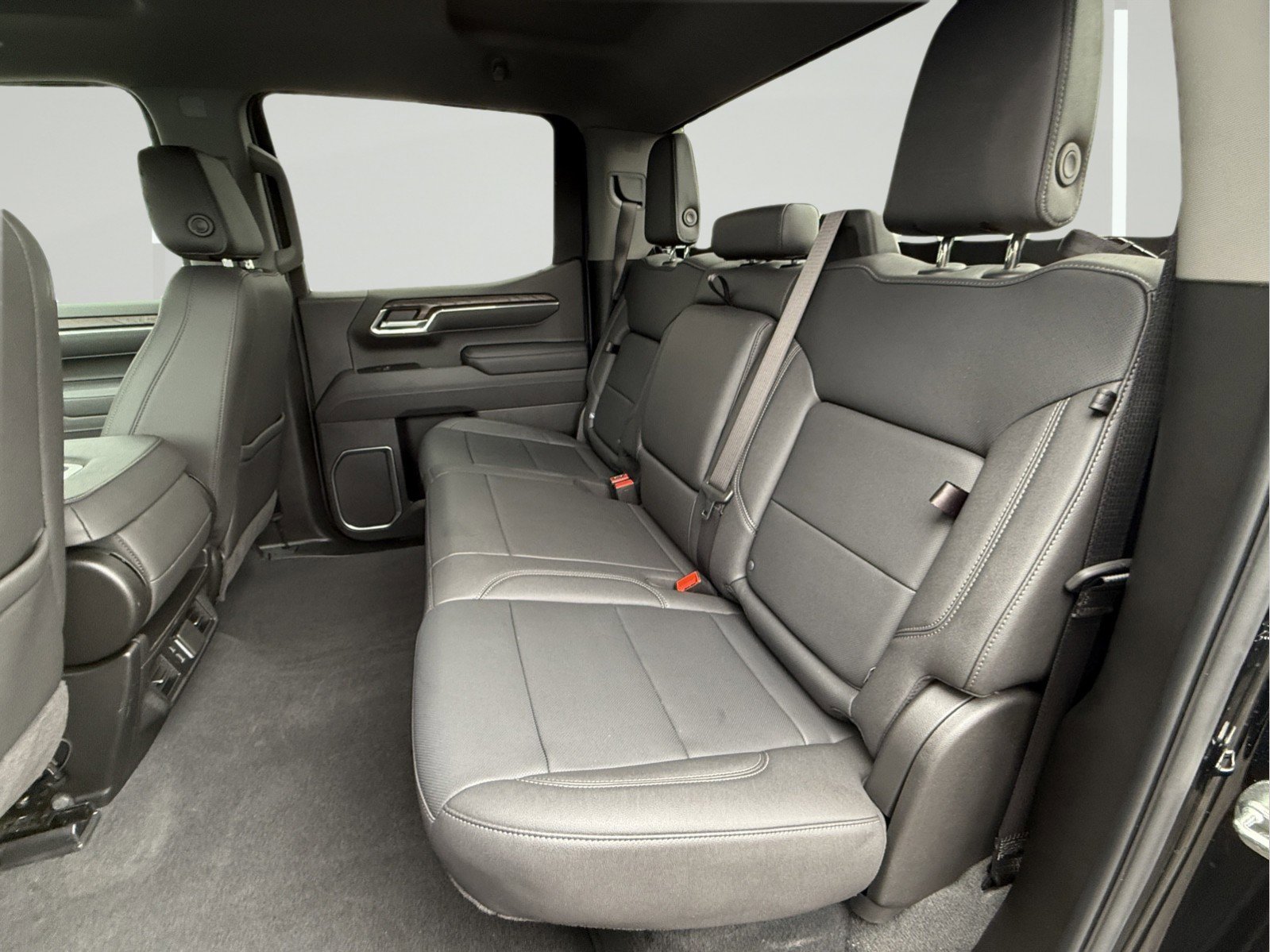 Certified 2025 GMC Sierra 1500 SLT image 11