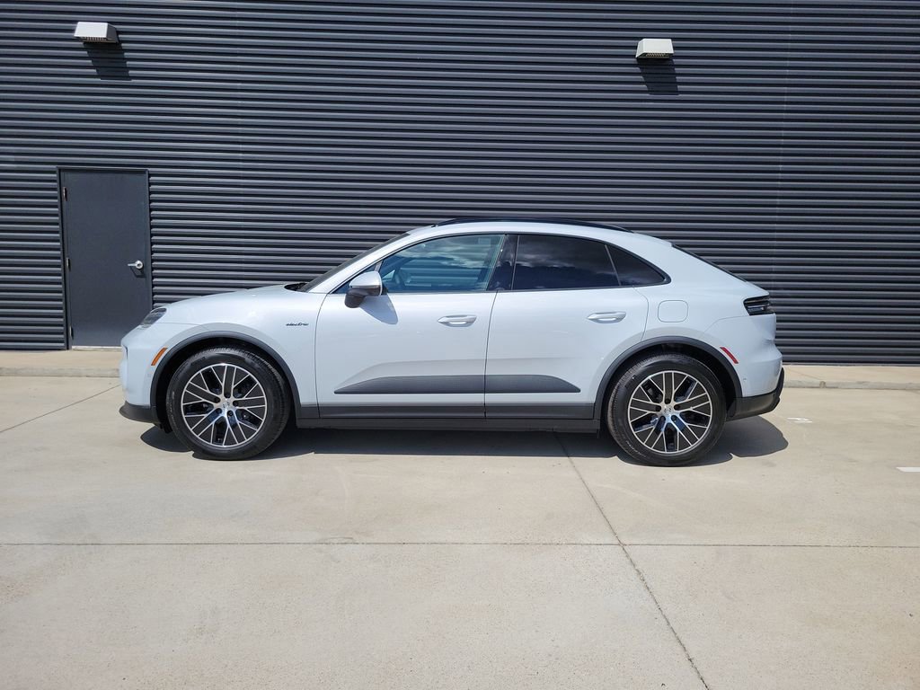 New 2026 Porsche Macan 4 Electric AWD/4WD image 2