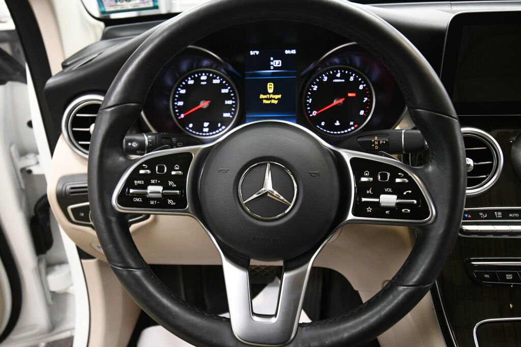 Used 2020 Mercedes-Benz GLC 300 4MATIC image 13