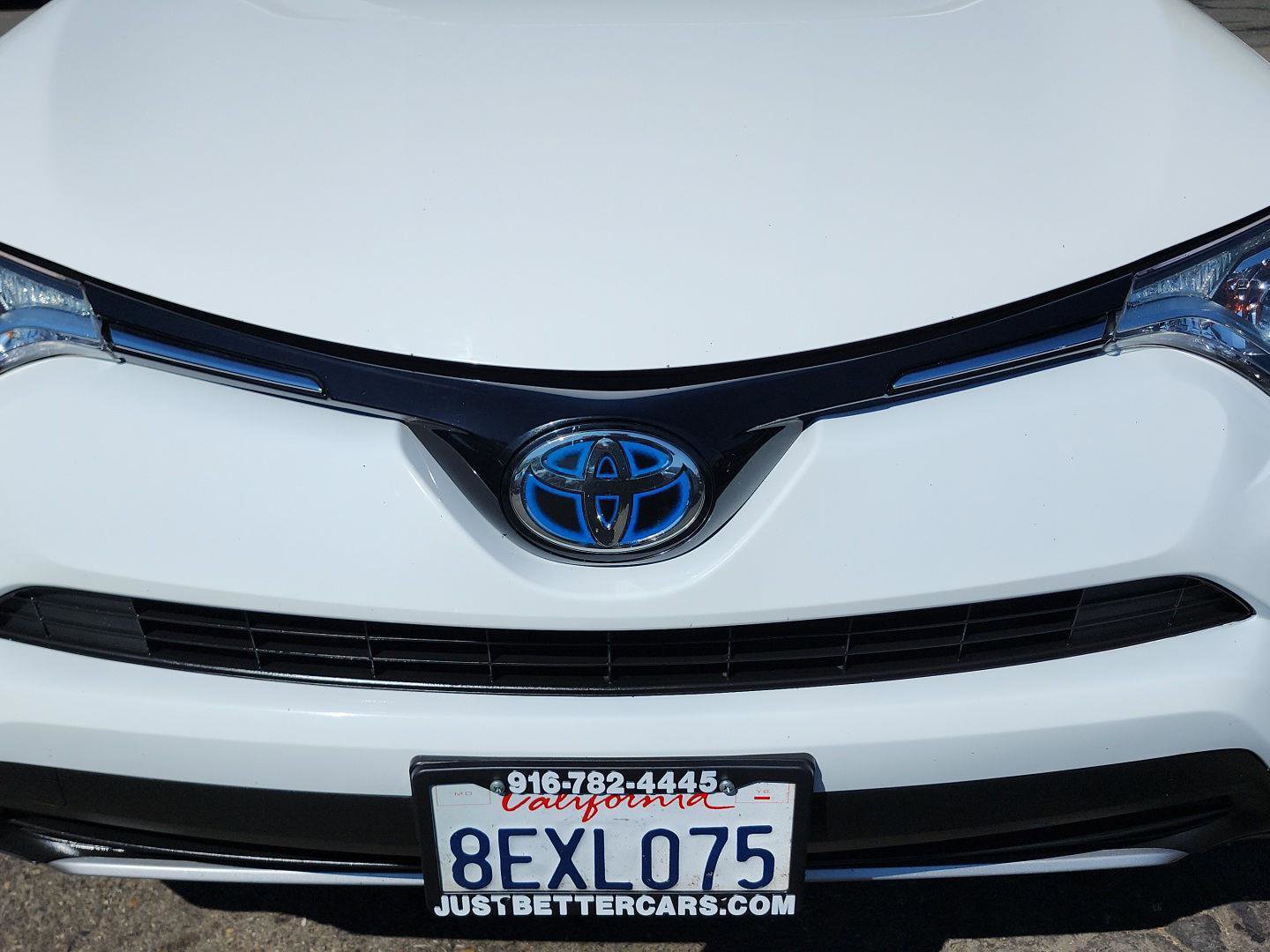 Used 2018 Toyota RAV4 XLE image 6