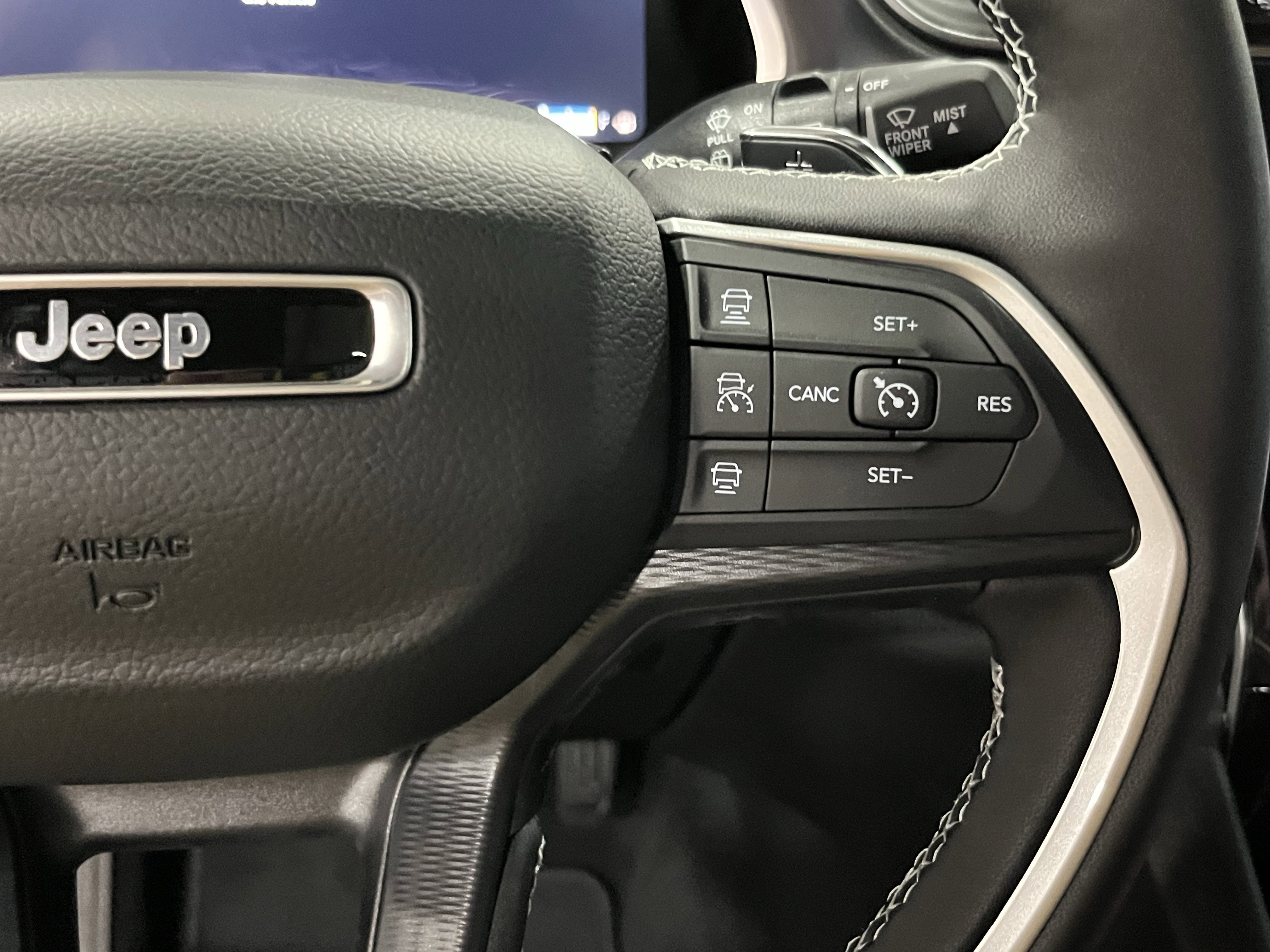 Certified 2025 Jeep Grand Cherokee Laredo X w/ Luxury Tech Group I image 18