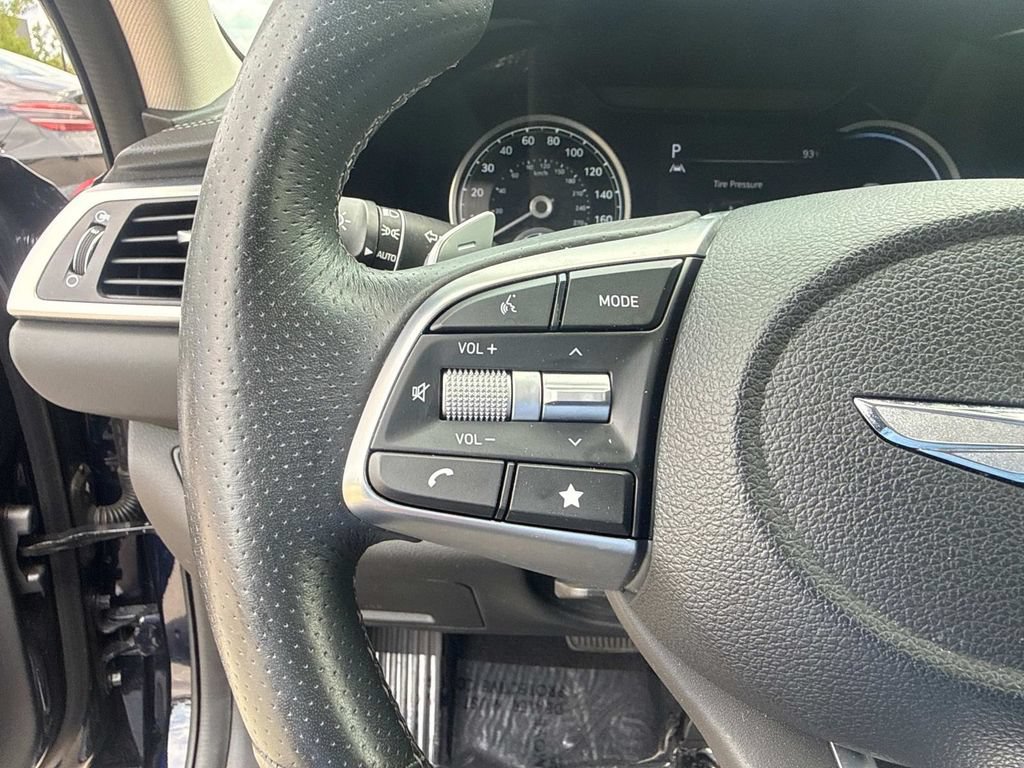 Used 2023 Genesis G70 2.0T RWD image 24