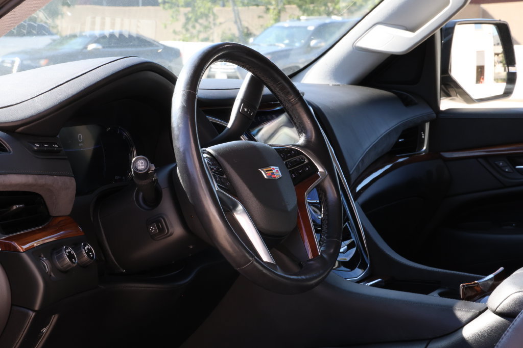 Used 2019 Cadillac Escalade ESV Premium Luxury AWD/4WD image 14