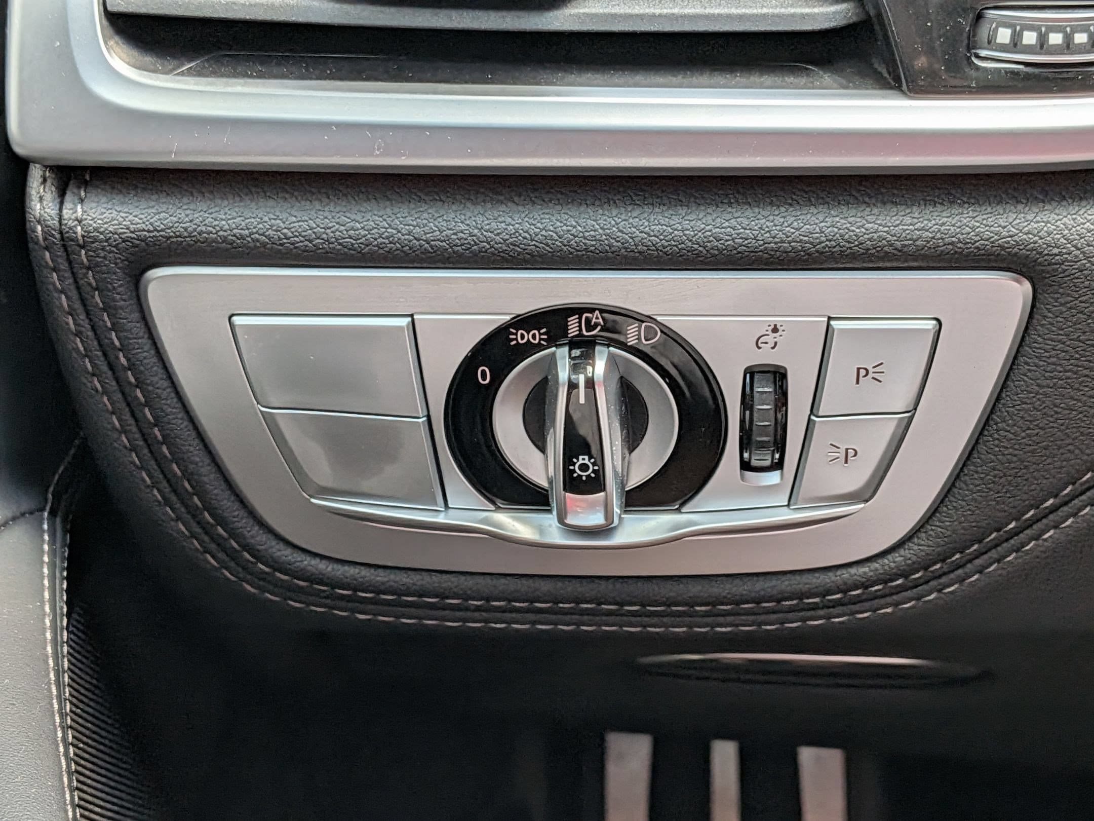 Used 2022 BMW 750i xDrive w/ Executive Package AWD/4WD image 19