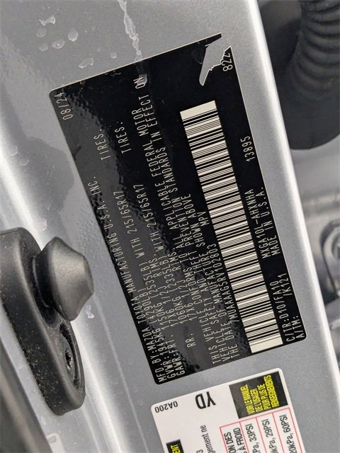 Used 2024 Toyota Corolla Cross L image 31