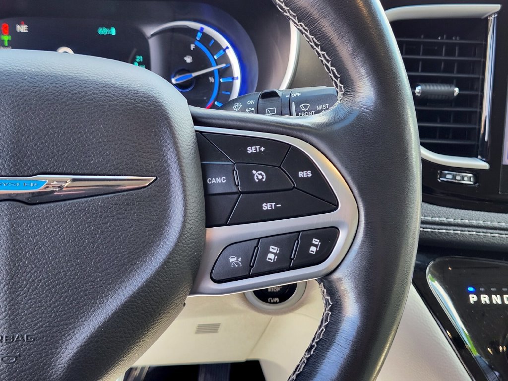 Used 2021 Chrysler Pacifica Touring-L w/ Uconnect Theater Family Group FWD image 31
